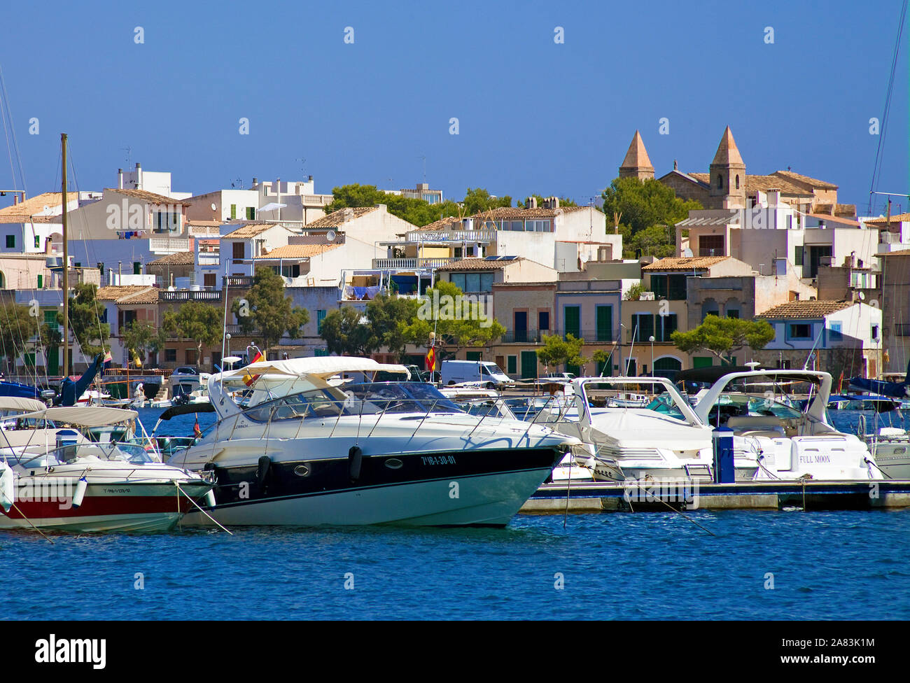 Imbarcazioni presso il porto di Porto Colom, Maiorca, isole Baleari, Spagna Foto Stock