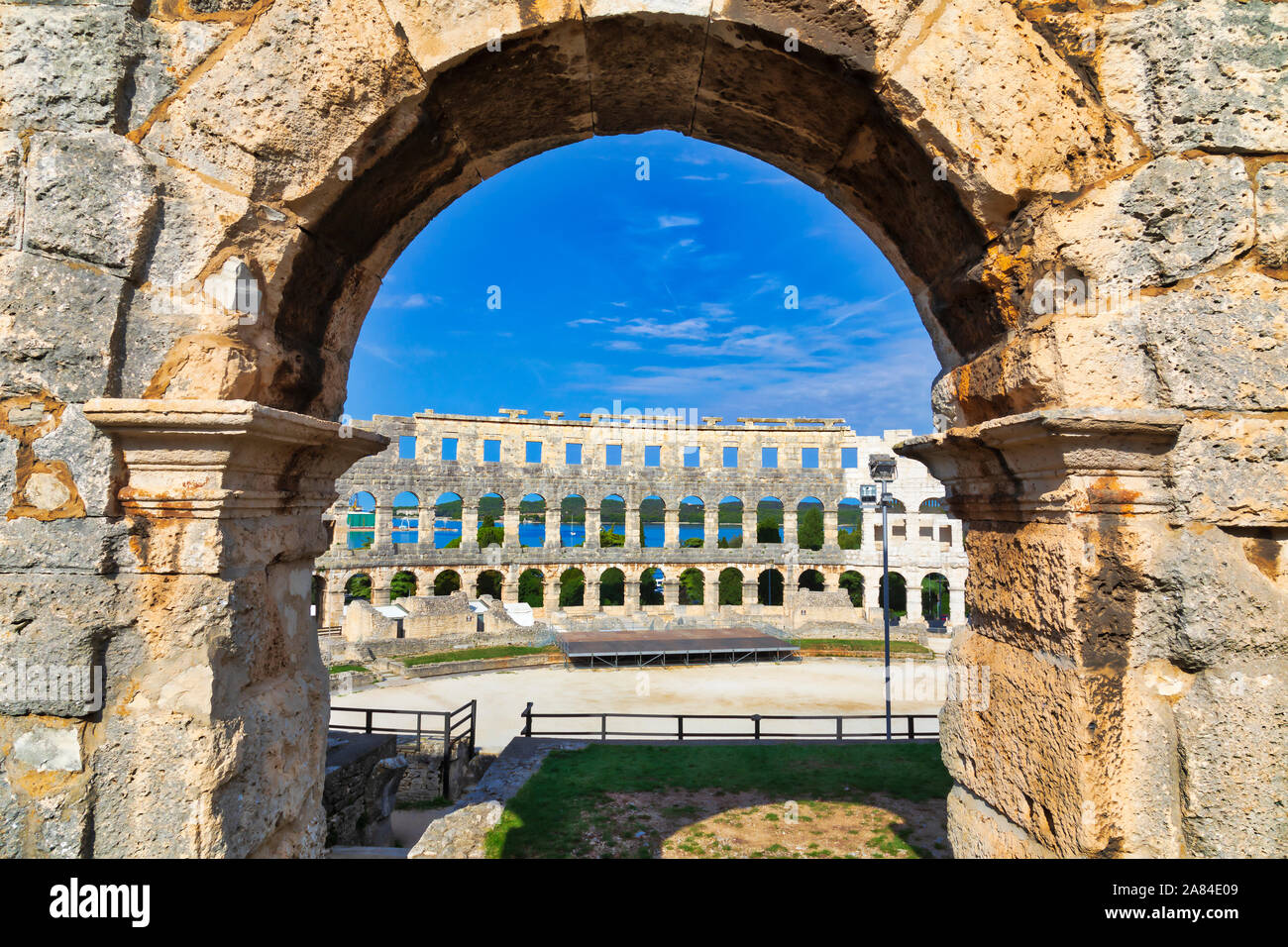 Arena di Pola, in Croazia. Rovine del meglio conservato anfiteatro romano. UNESCO - Sito Patrimonio dell'umanità. Immagine Foto Stock