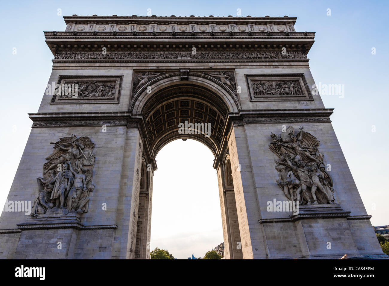 Una facciata a sud dell'Arc de Triomphe de l'Étoile, Parigi Foto Stock