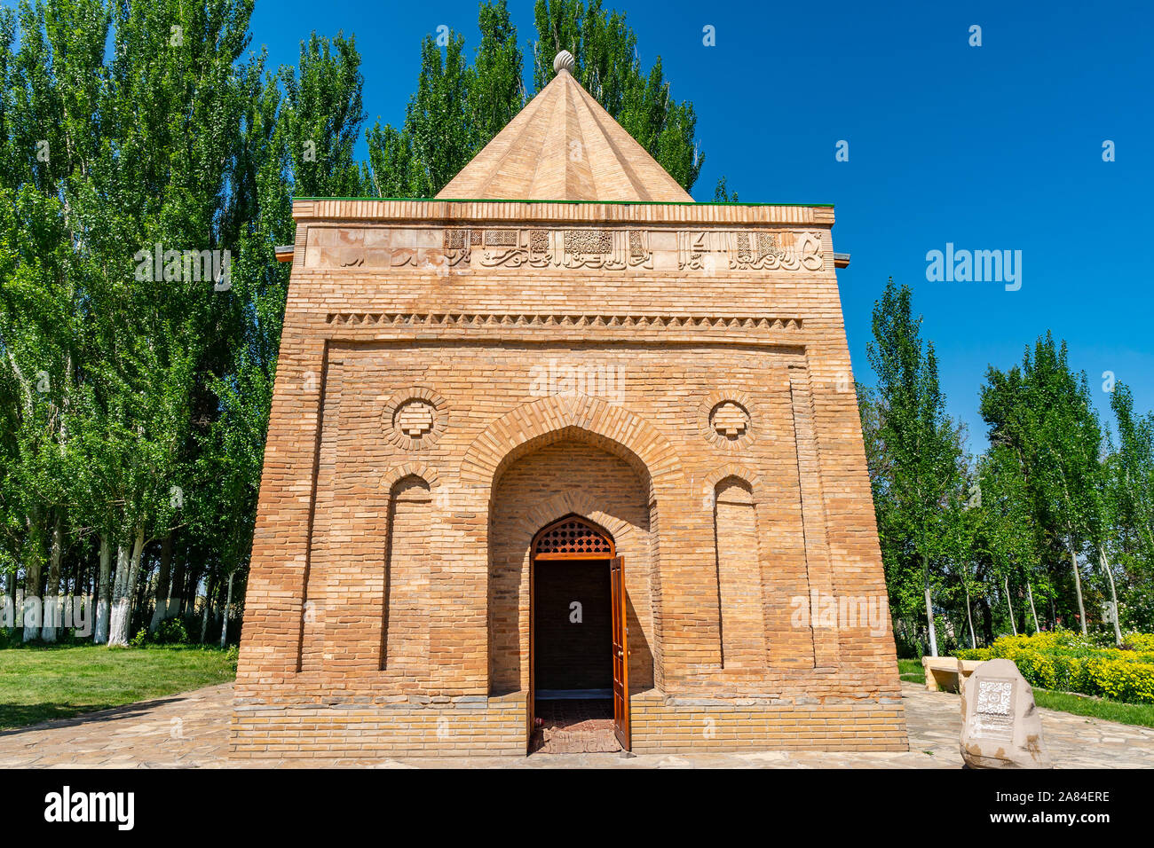 Taraz Aisha Bibi e Babazha Khatun Mausoleo pittoresca vista mozzafiato del sito su un soleggiato Blue Sky giorno Foto Stock