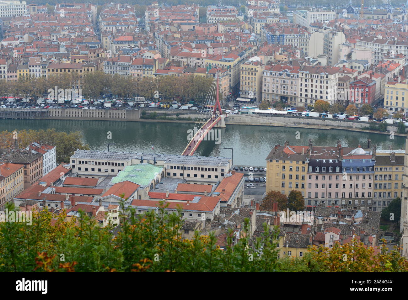 Vista panoramica sul centro di Lione, la terza città più grande della Francia, e sul fiume che la attraversa Foto Stock