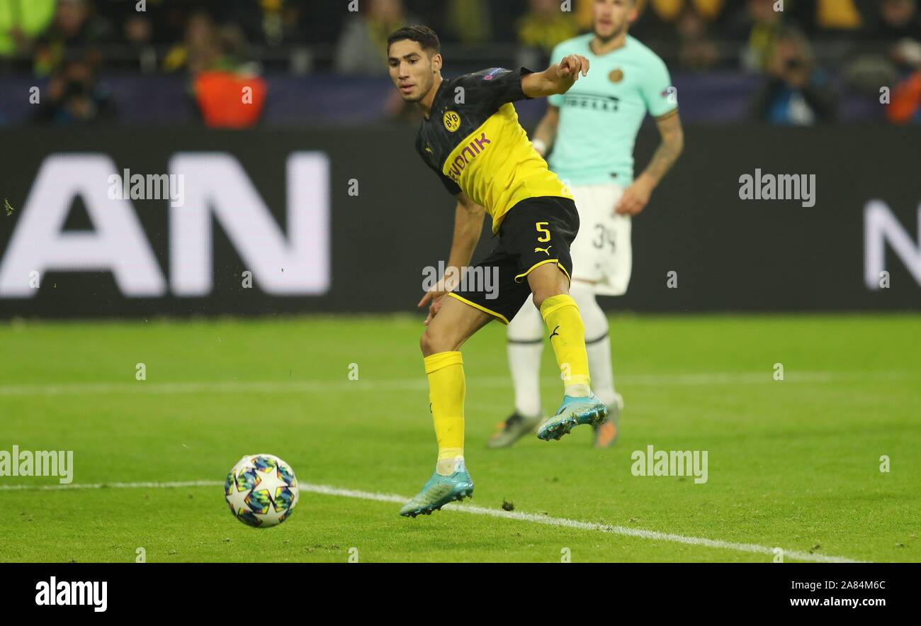 Dortmund, Deutschland. 6 Nov, 2019. firo: 05.11.2019 Calcio, 2019/2020 Champions League: BVB Borussia Dortmund - Inter Milan 3: 2, Achraf Hakimi, obiettivo a 1: 2 | Utilizzo di credito in tutto il mondo: dpa/Alamy Live News Foto Stock