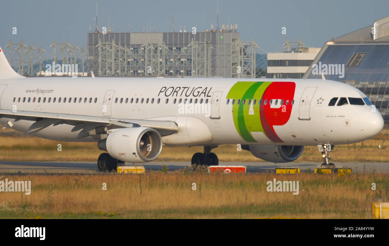 TOCCA Air Portugal Departure Foto Stock