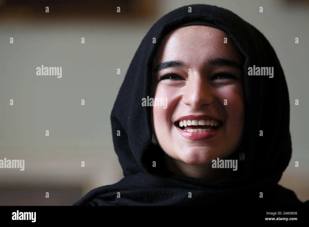 RCSI studente di medicina Suaad Alshleh che è stato presentato con il inaugral Professor William C Campbell borsa di studio presso il Royal College of Surgeons Irlanda a Dublino. Foto Stock