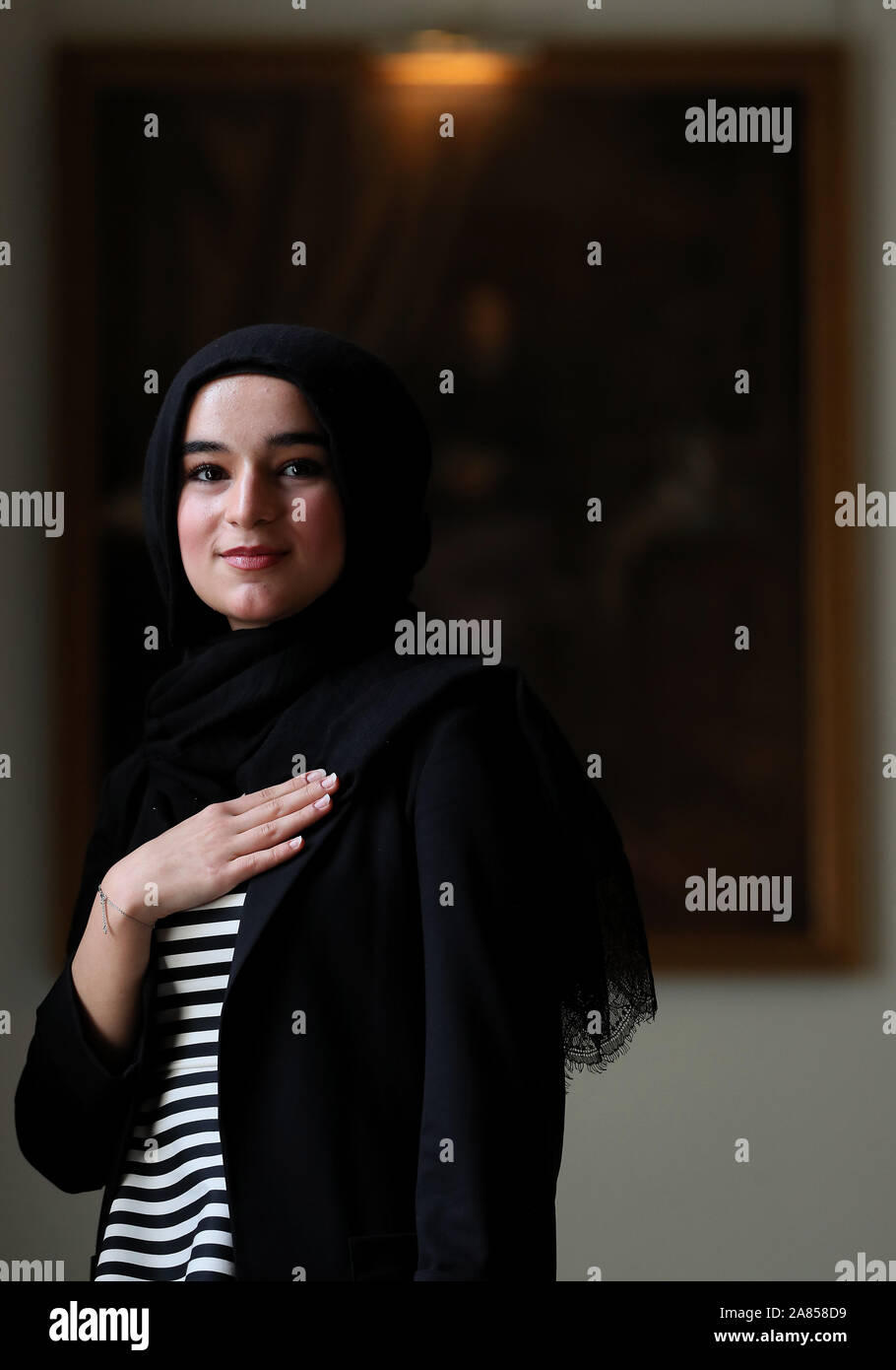 RCSI studente di medicina Suaad Alshleh che è stato presentato con il inaugral Professor William C Campbell borsa di studio presso il Royal College of Surgeons Irlanda a Dublino. Foto Stock