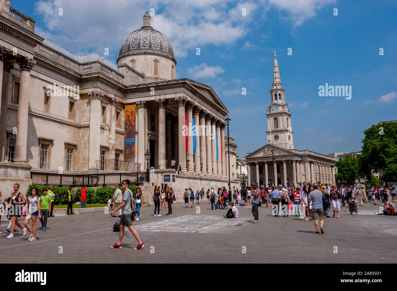 La National Gallery di Londra con San Martin nei campi in background. Foto Stock