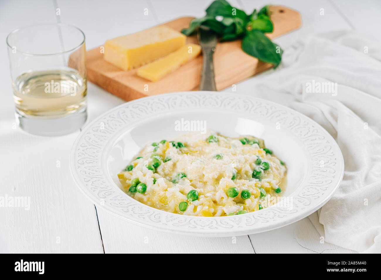 La zucchina e il segnale di PEA Risotto con parmigiano, Mascarpone e basilico Foto Stock