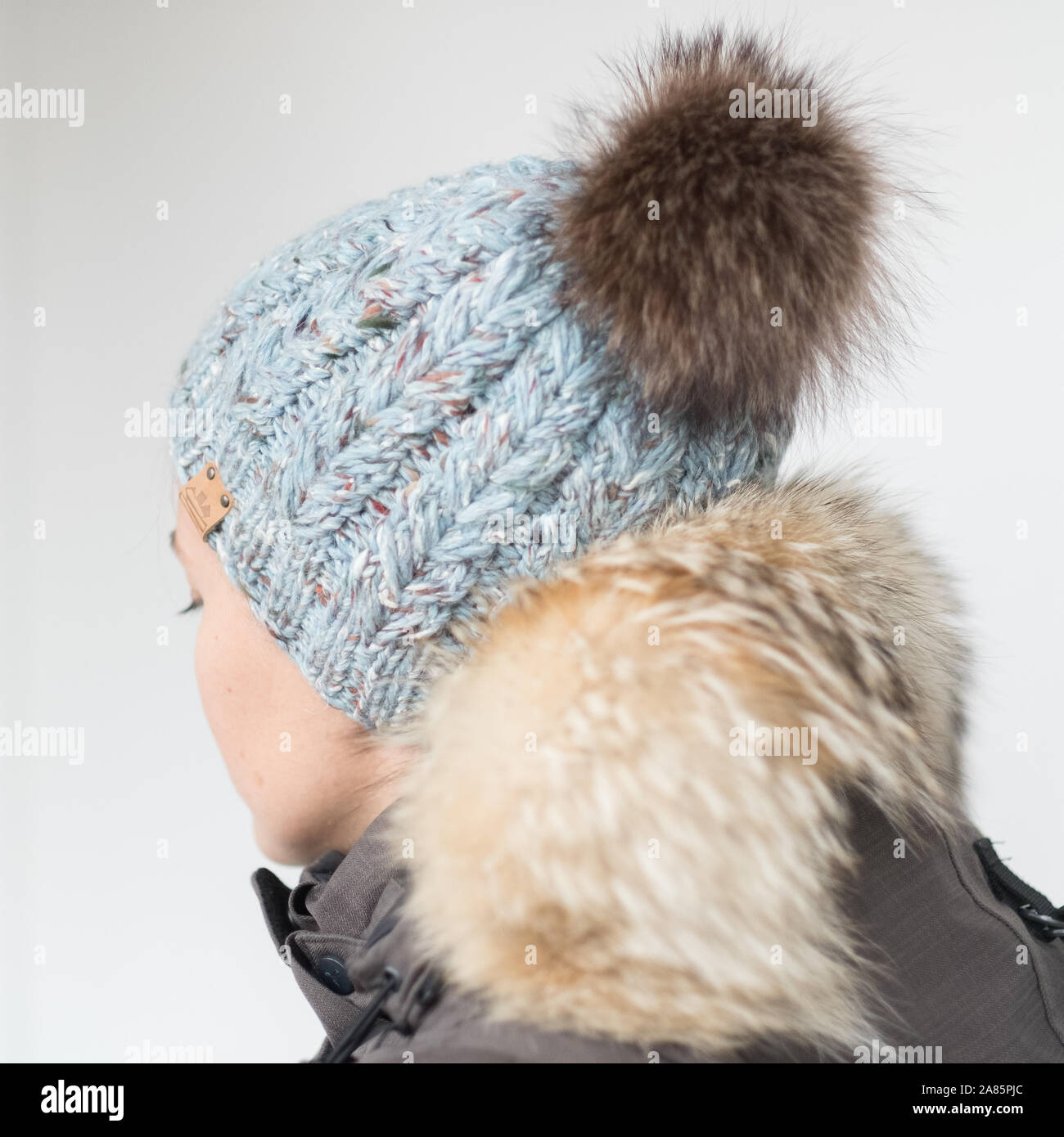 Cappello con pom pom immagini e fotografie stock ad alta risoluzione - Alamy