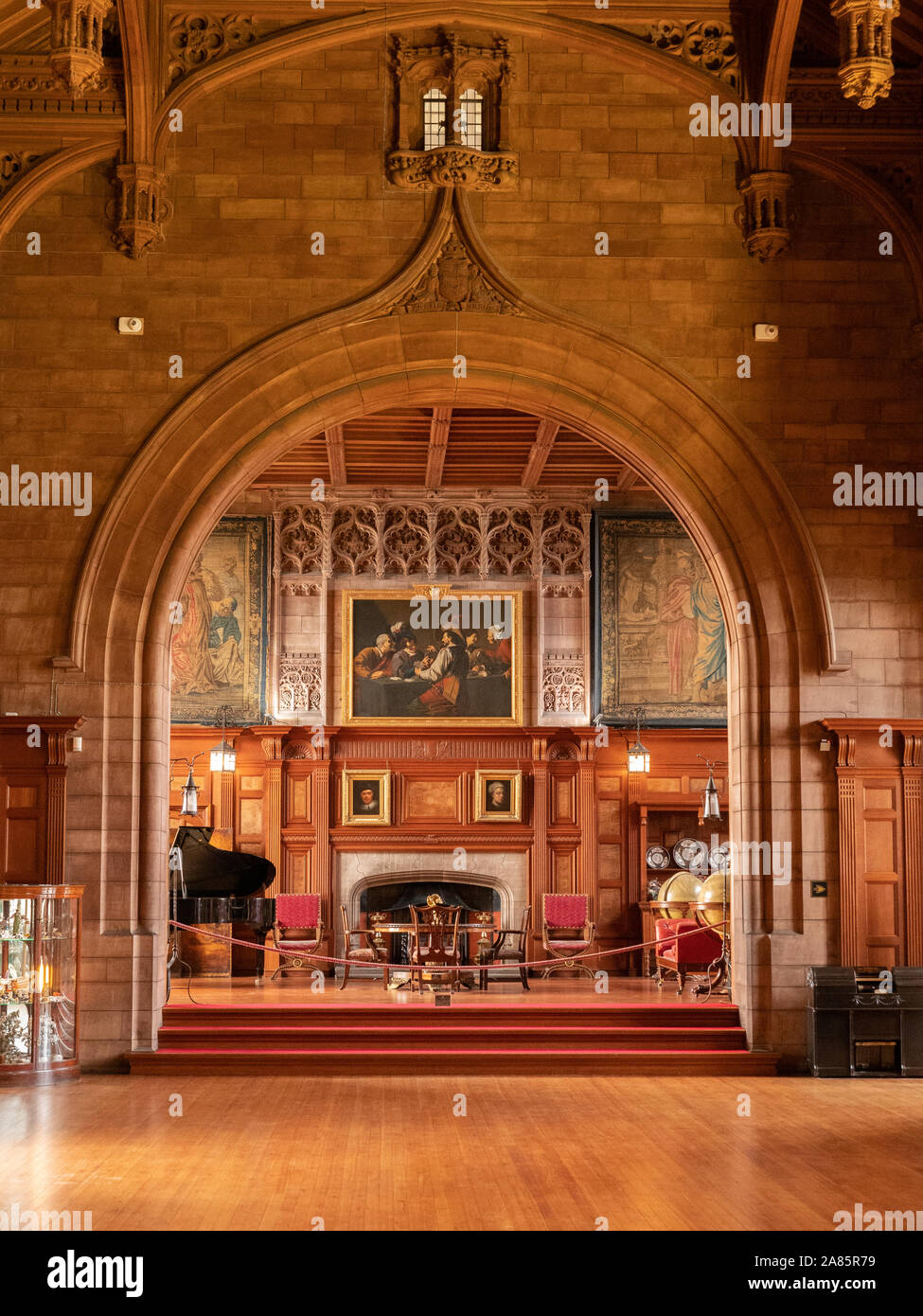 La Kings Hall e la sala a croce al castello di Bamburgh, Northumberland, Regno Unito Foto Stock