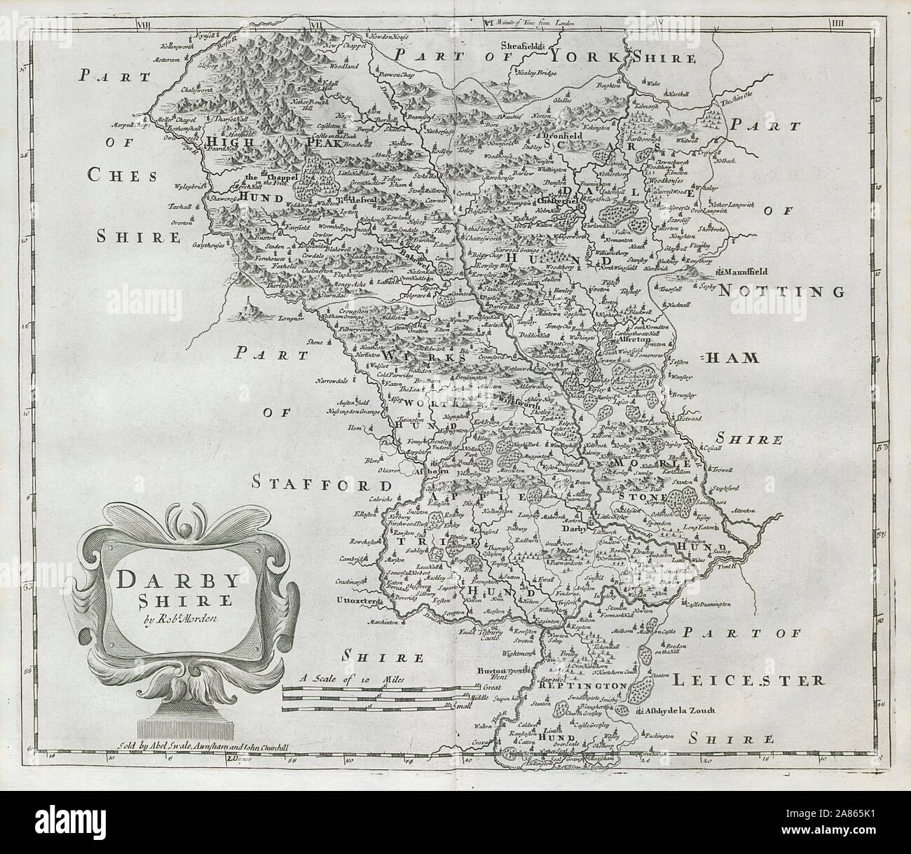 Derbyshire. 'DARBY SHIRE' DI ROBERT MORDEN. Mostra il Peak District 1722 mappa vecchia Foto Stock