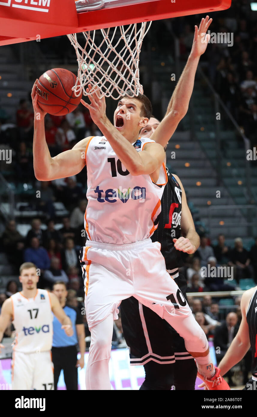 Bologna, Italia. 6 Nov, 2019. christoph philipps (ratiopharm ulm)durante il Segafredo Virtus Bologna vs Ratiopharm Ulm, Basket campionato EuroCup a Bologna, Italia, 06 novembre 2019 - LPS/Michele Nucci Credito: Michele Nucci/LP/ZUMA filo/Alamy Live News Foto Stock