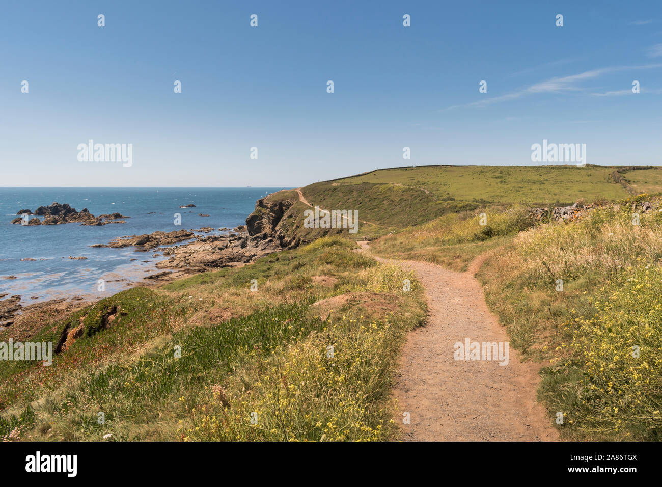 Sentiero costiero a piedi su la lucertola, Cornwall, Inghilterra del punto piu' meridionale. Foto Stock