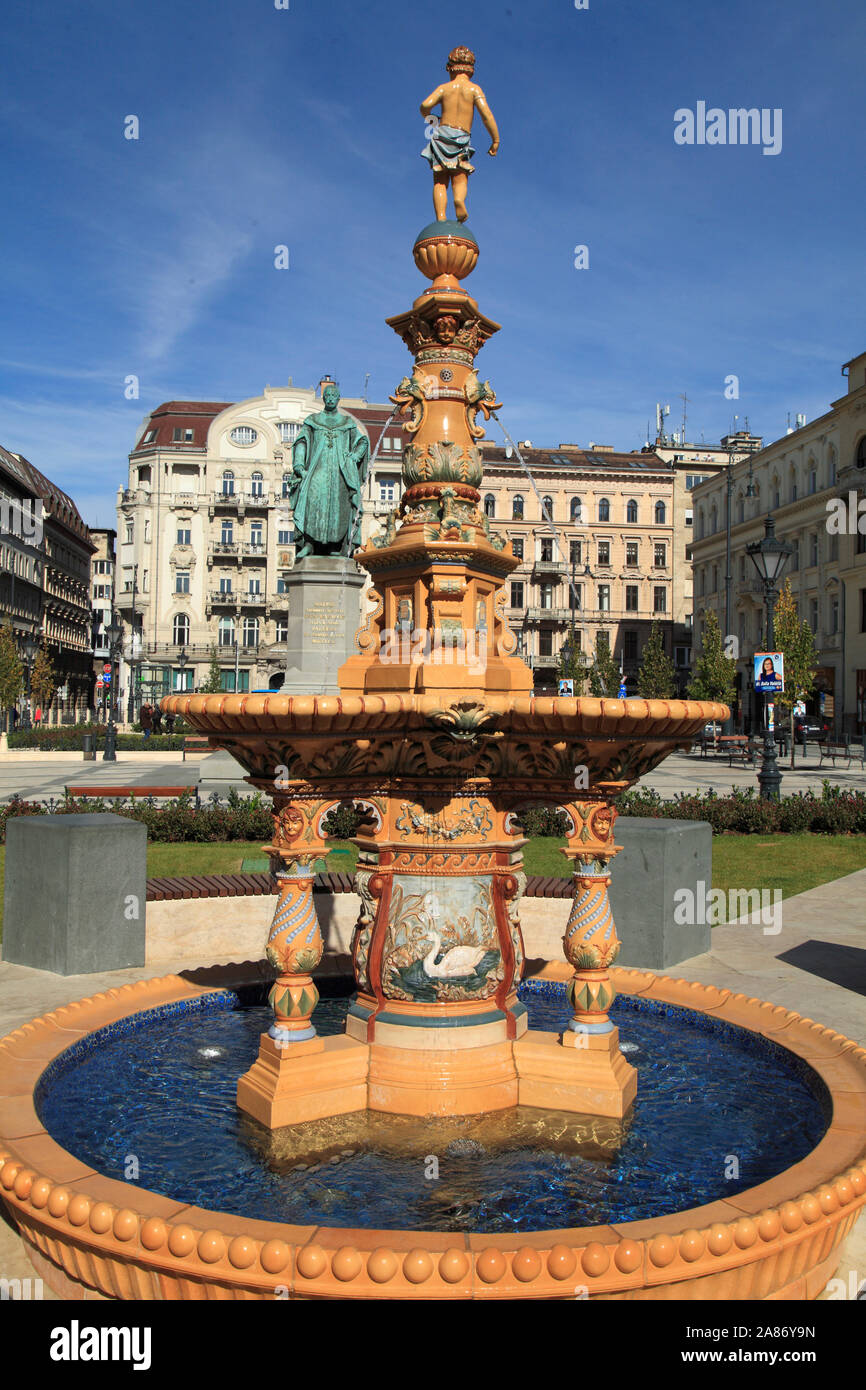 Ungheria; Budapest; J-zsef N‡dor Square, statua, fontana, Foto Stock