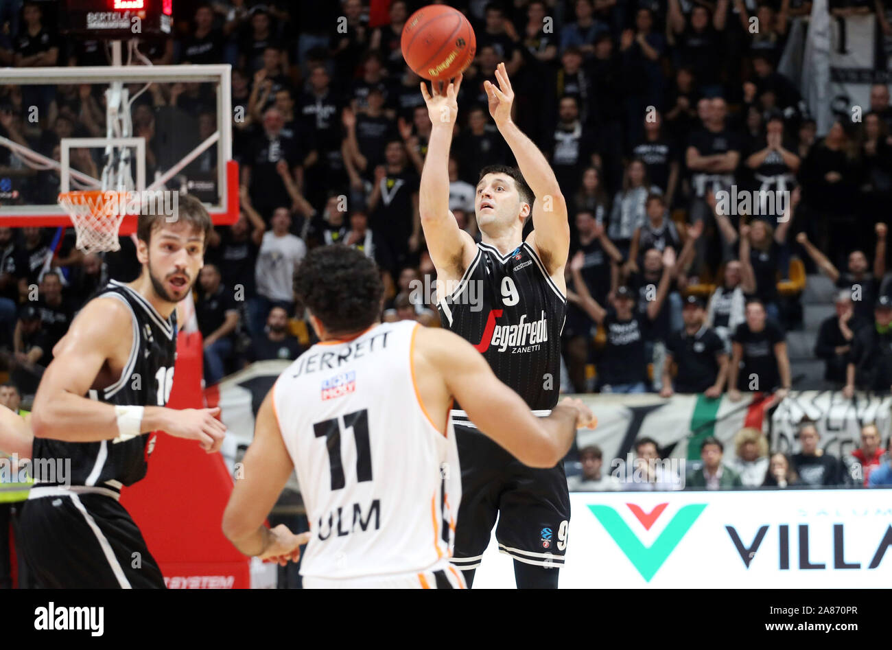 Bologna, Italia, 06 Nov 2019, Stefan markovic (virtus segafredo bologna) durante il Segafredo Virtus Bologna vs Ratiopharm Ulm - Basket campionato EuroCup - Credit: LPS/Michele Nucci/Alamy Live News Foto Stock