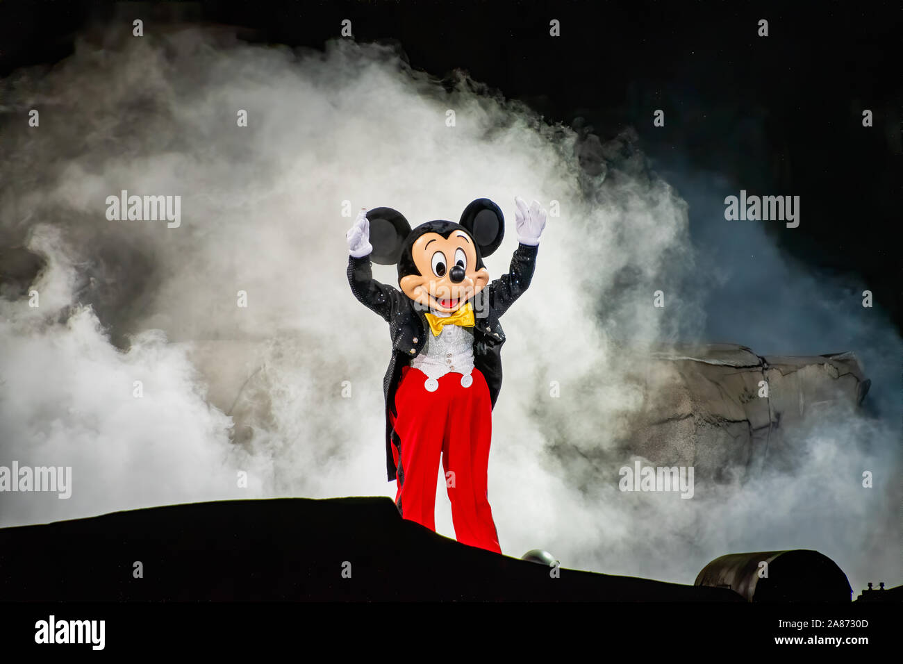 Mickey Mouse in un costume tradizionale in Fantasmic agli Studios di Hollywood Foto Stock