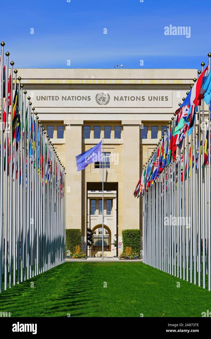Ginevra, Svizzera - 5 APR 2019- vista esterna dell Ufficio delle Nazioni Unite a Ginevra (ONUG) situato nel Palais des Nations building a Ginevra, Swi Foto Stock