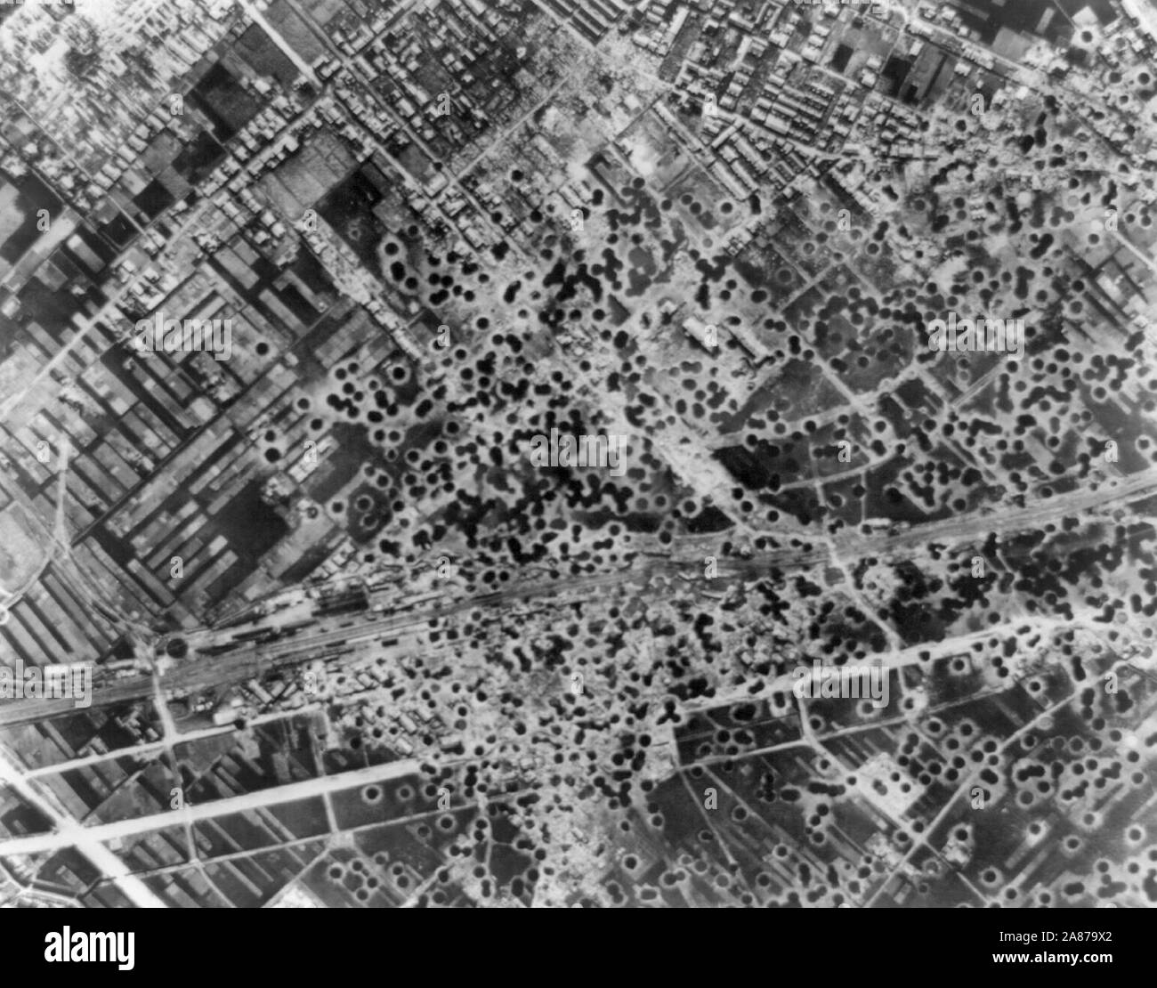 La rampa di Marifu cantiere, 2 miglia a est di Iwakuni, e a 2 miglia a sud di Otaka [ossia O prendono], Giappone, dopo il bombardamento del 14 agosto 1945 da B-29 Superforts del xxi Comando Bombardieri Foto Stock