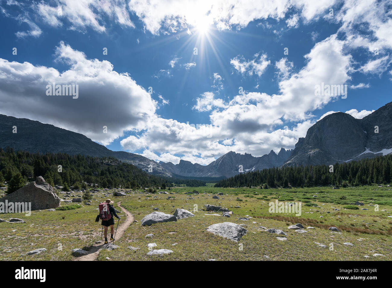 Escursioni a piedi verso il Texas Pass e il Cirque di Torri in Wind River Range, Wyoming USA Foto Stock