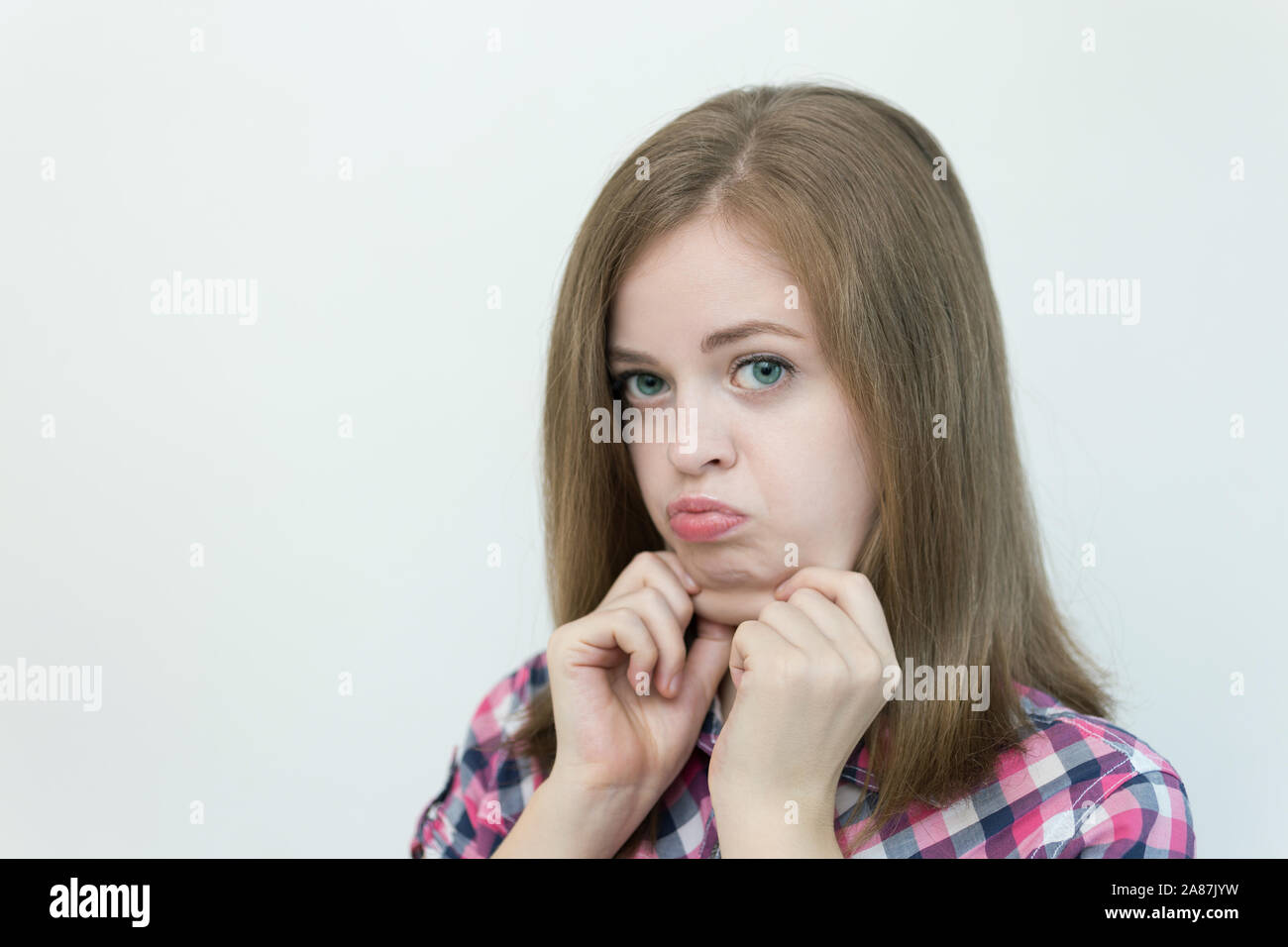 Giovani caucasici paffuto donna ragazza con doppio mento Foto Stock