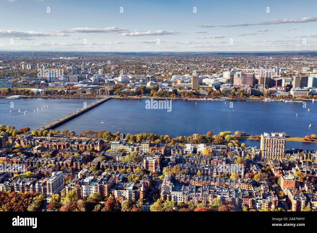 Vista dalla Torre prudenziali di Back Bay, Charles River e Cambridge, Boston, Massachusetts, New England, STATI UNITI D'AMERICA Foto Stock