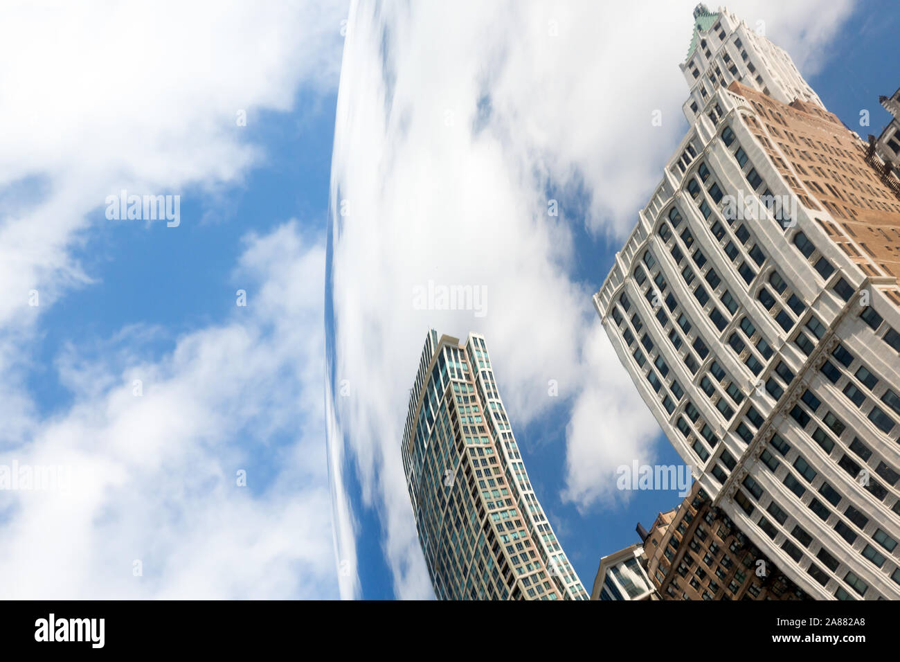 Cloud Gate, aka il fagiolo, AT&T Plaza, Millenium Park, il Loop, Chicago, Illinois, Stati Uniti d'America Foto Stock