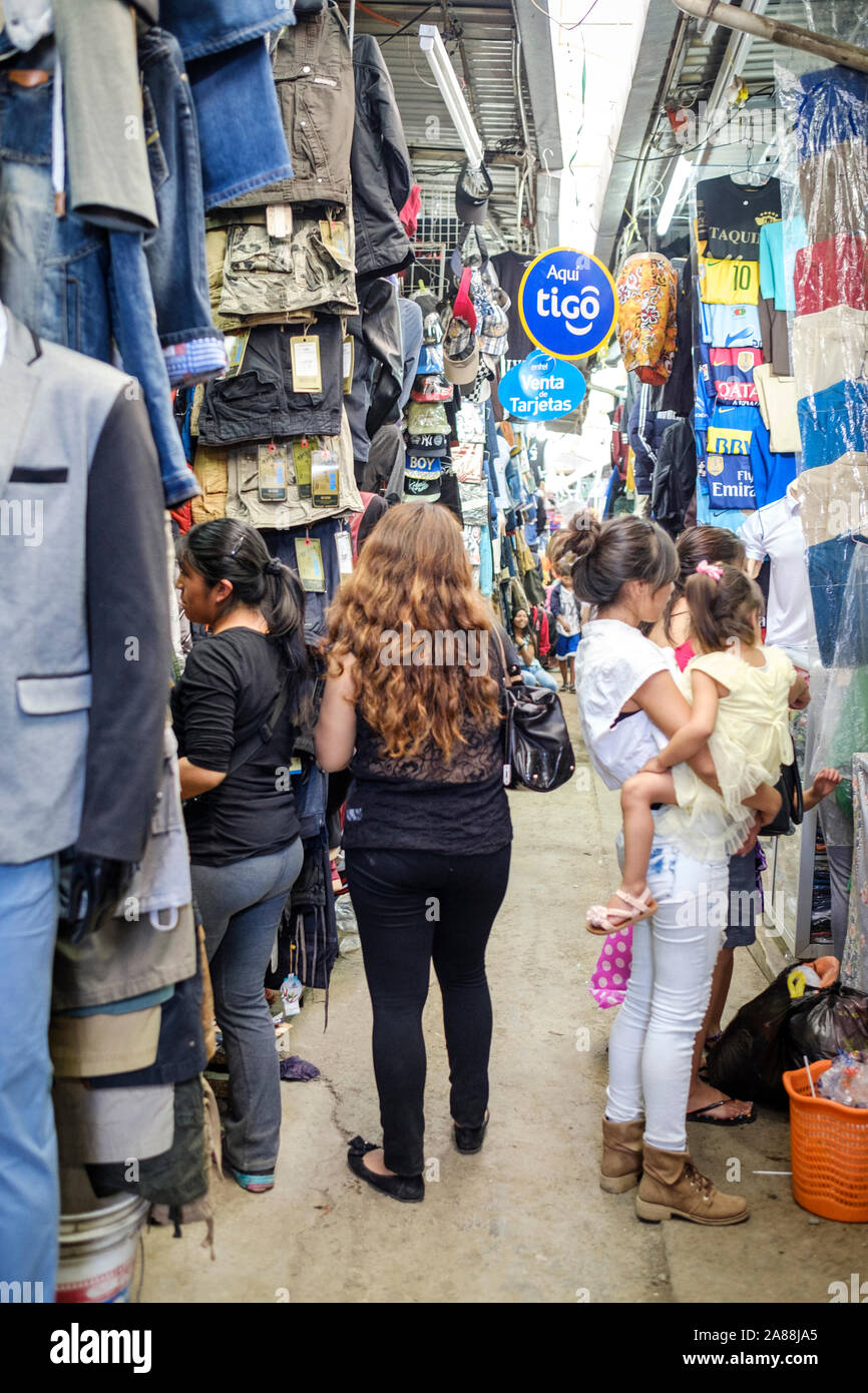 Il mercato vecchio (o Mercado 25 de Mayo) a Cochabamba, in Bolivia Foto Stock
