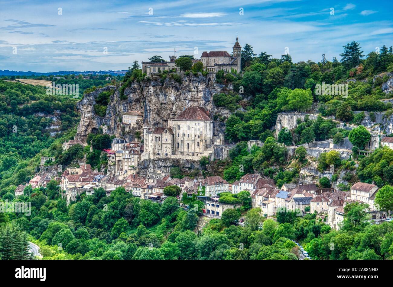 Rocamadour, comune francese nel dipartimento di Lot. Pittoresco borgo famoso per i suoi sette santuari. Immagine hdr. Foto Stock