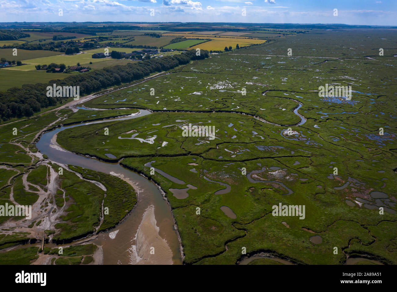Elevato livello vista aerea di barene lungo la costa est vicino rigidamente,Norfolk, Inghilterra Foto Stock