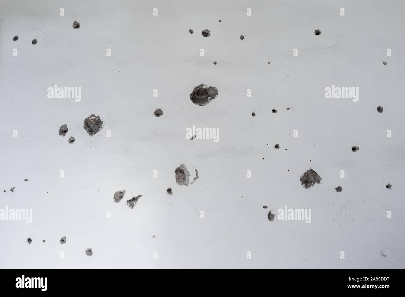 Fori di proiettile a Beirut Libano, come risultato della guerra civile libanese Foto Stock