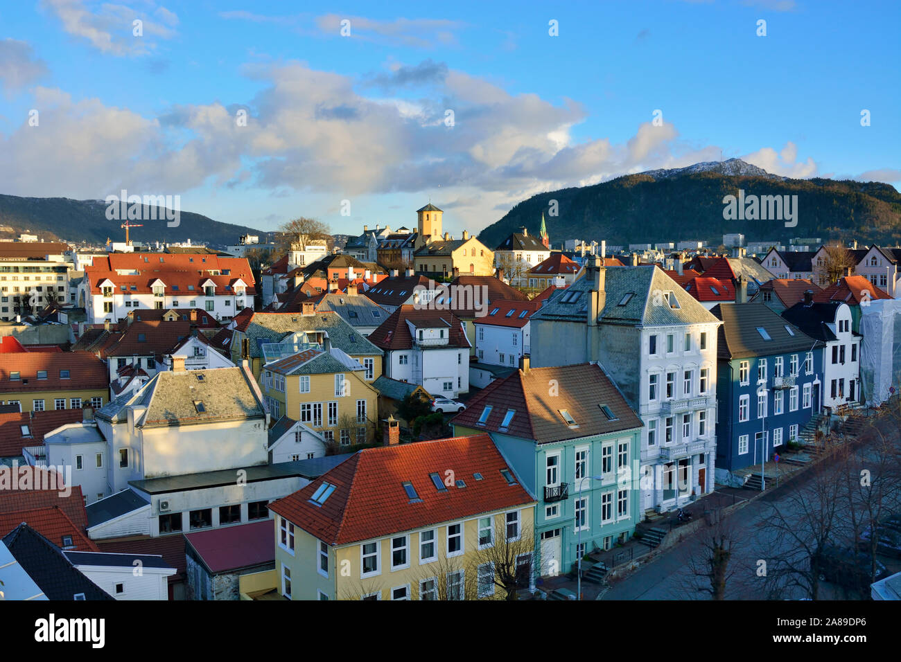 Bergen Città Vecchia al crepuscolo. Norvegia Foto Stock