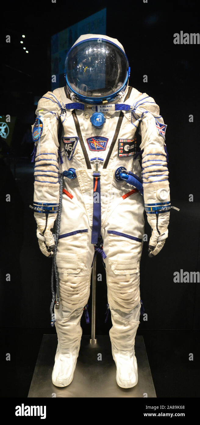 Astronauta Tim del picco tuta spaziale presso il Centro Spaziale Nazionale, Leicester, Leicestershire, Regno Unito. Foto Stock