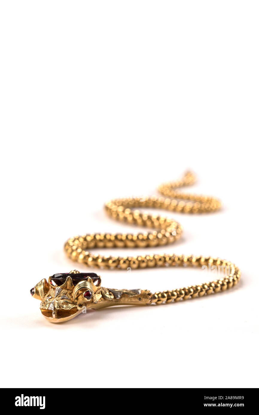 Oro vittoriani Collana serpente con una testa di granato, gli occhi di rubino e diamante topknot. Foto Stock
