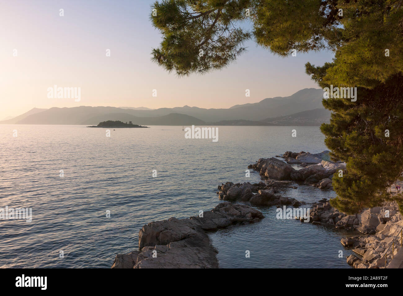 Tramonto da Setaliste ratto, Cavtat, Dubrovnik-Neretva, Croazia Foto Stock