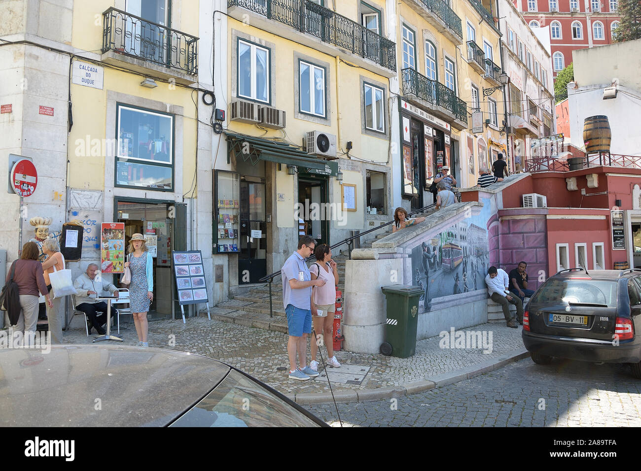 Lisbona, street, Calcada do Duque Foto Stock