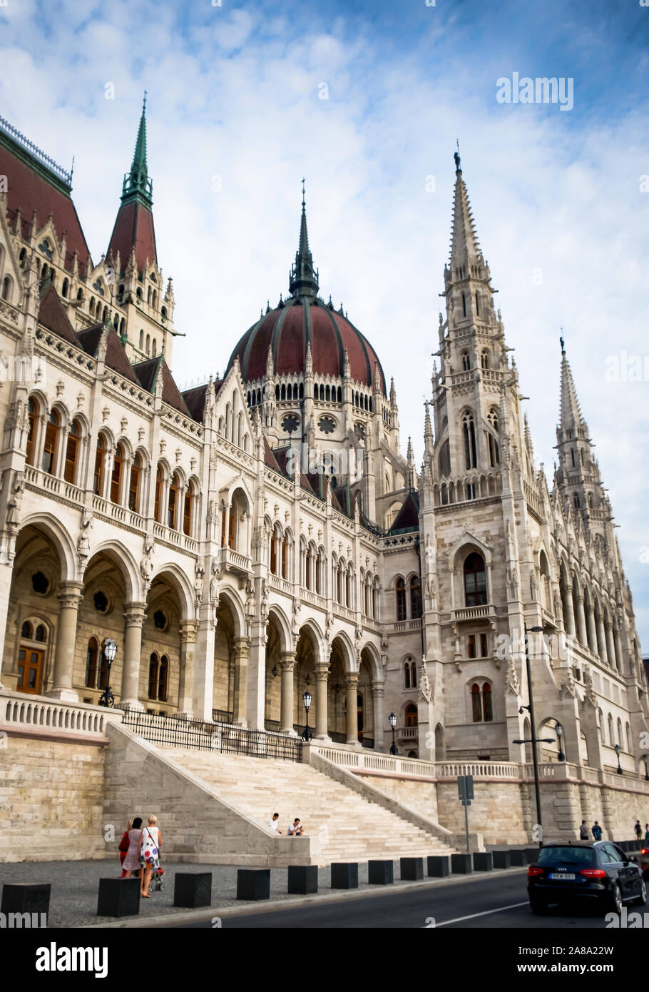 Budapest, Ungheria, agosto 2019, vista del Parlamento ungherese edificio Foto Stock