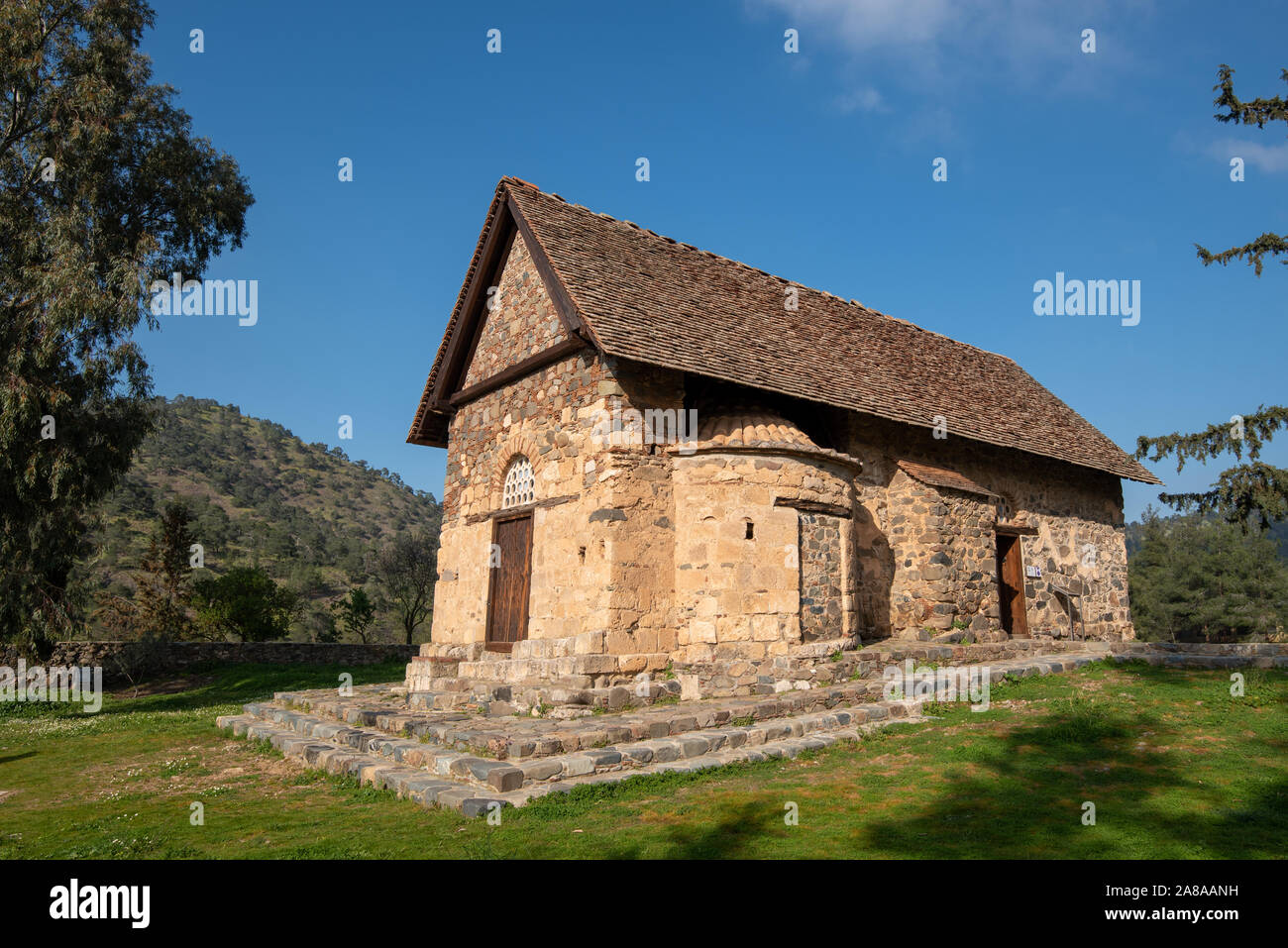 Famosa chiesa greco-ortodossa di Panagia Asinou al villaggio Nikitari a Cipro. La chiesa è classificato come patrimonio mondiale e il monumento protetto da U Foto Stock