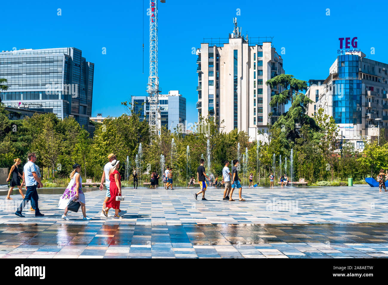 TIRANA, ALBANIA - 6 agosto 2019 : città centrale Piazza Skanderbeg. La maggior parte dei popolari luogo turistico a Tirana. Foto Stock