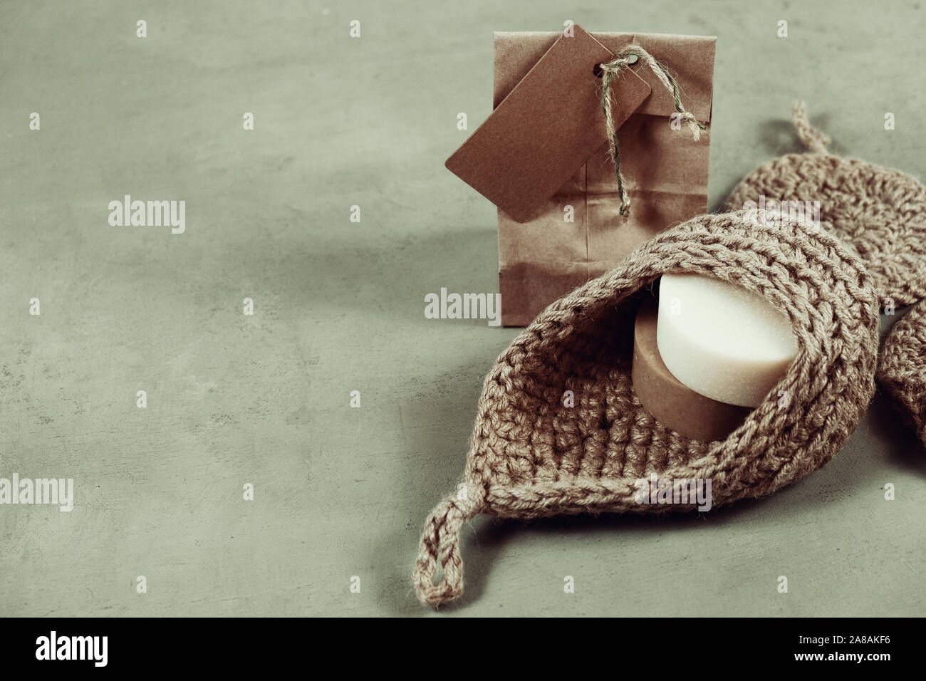 Eco-friendly kit di pulizia Sapone organico toalhinha di iuta. Rifiuti Zero, plastica-free Foto Stock