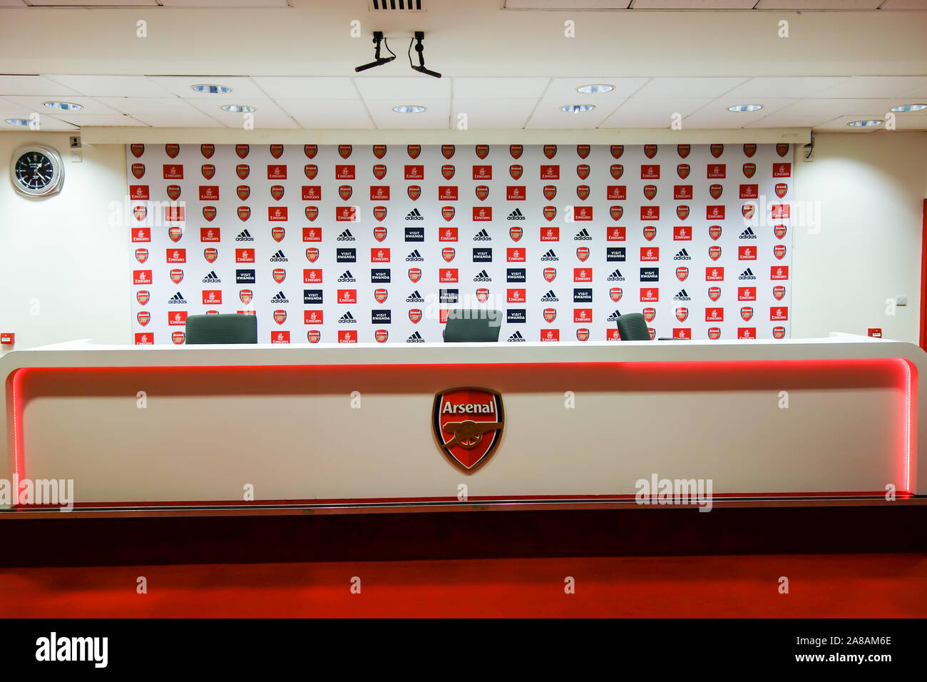 LONDON, Regno Unito - ottobre 5TH 2019: la sala stampa sul display al pubblico presso l'Arsenal Emirates Stadium Tour. Foto Stock