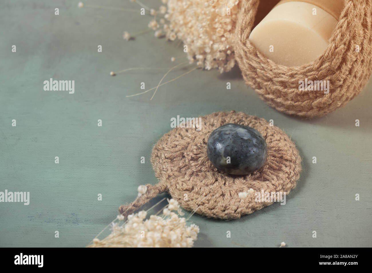 Eco-friendly kit di pulizia Sapone organico toalhinha di iuta. Rifiuti Zero, plastica-free Foto Stock