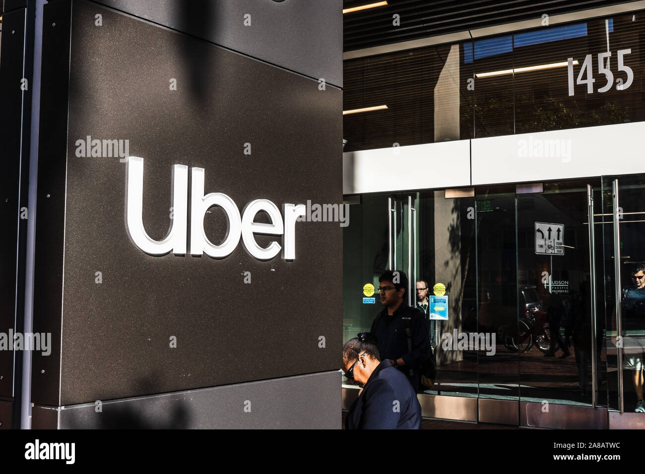 Agosto 21, 2019 San Francisco / CA / STATI UNITI D'AMERICA - UBER sede nel quartiere SOMA; Uber Technologies, Inc. è una multinazionale americana netto di trasporto Foto Stock