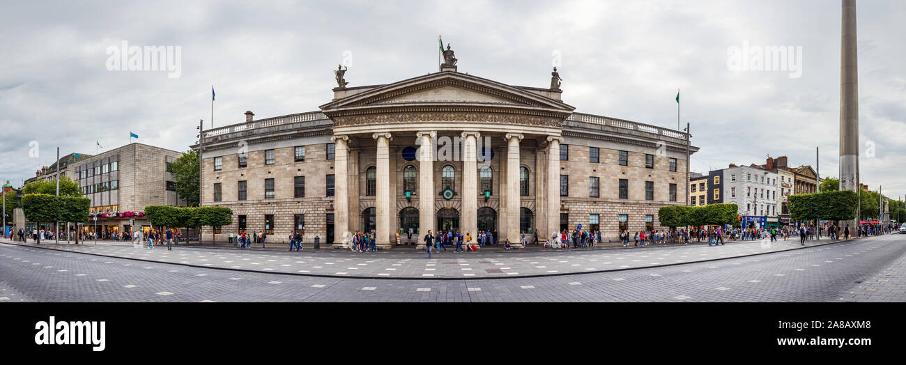 Vista panoramica del generale Post Office building in una giornata nuvolosa a Dublino, Irlanda Foto Stock