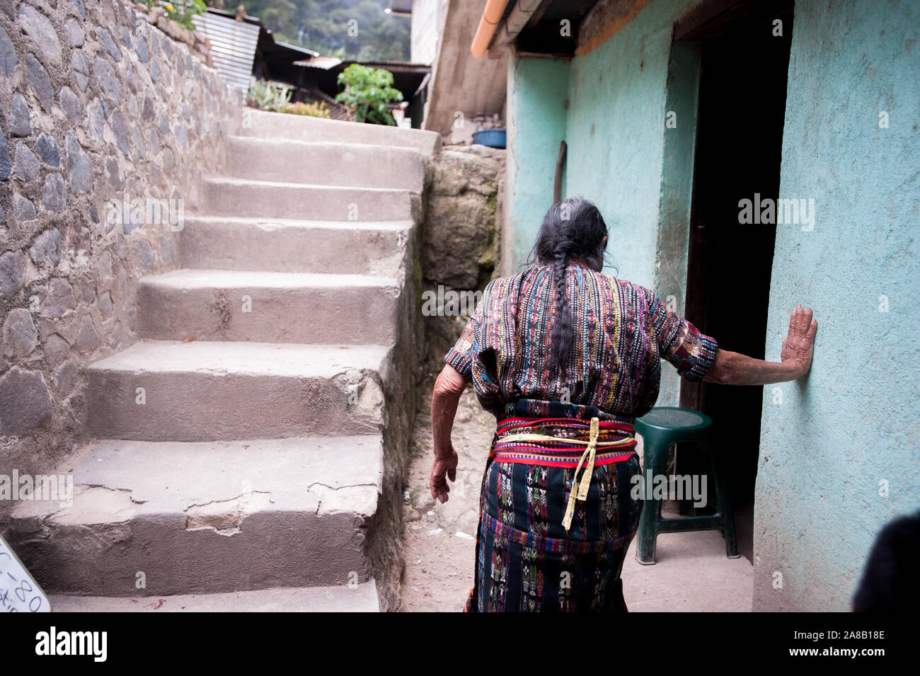 Un maya donna indigena a San Jorge La Laguna, Solola, Guatemala. Foto Stock