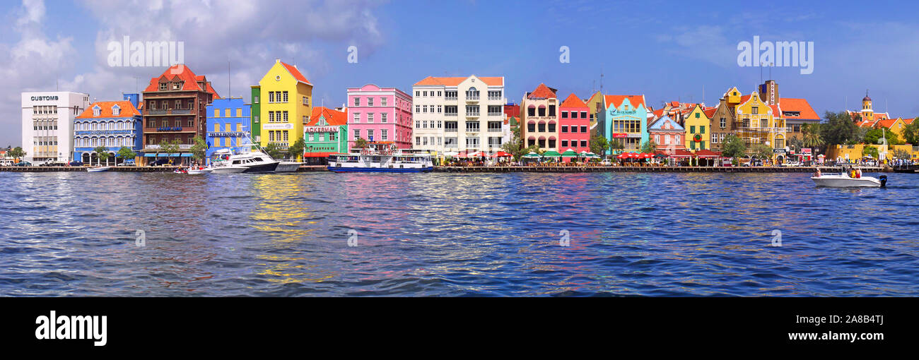 Edifici a waterfront Willemstad, Curacao, Antille olandesi Foto Stock