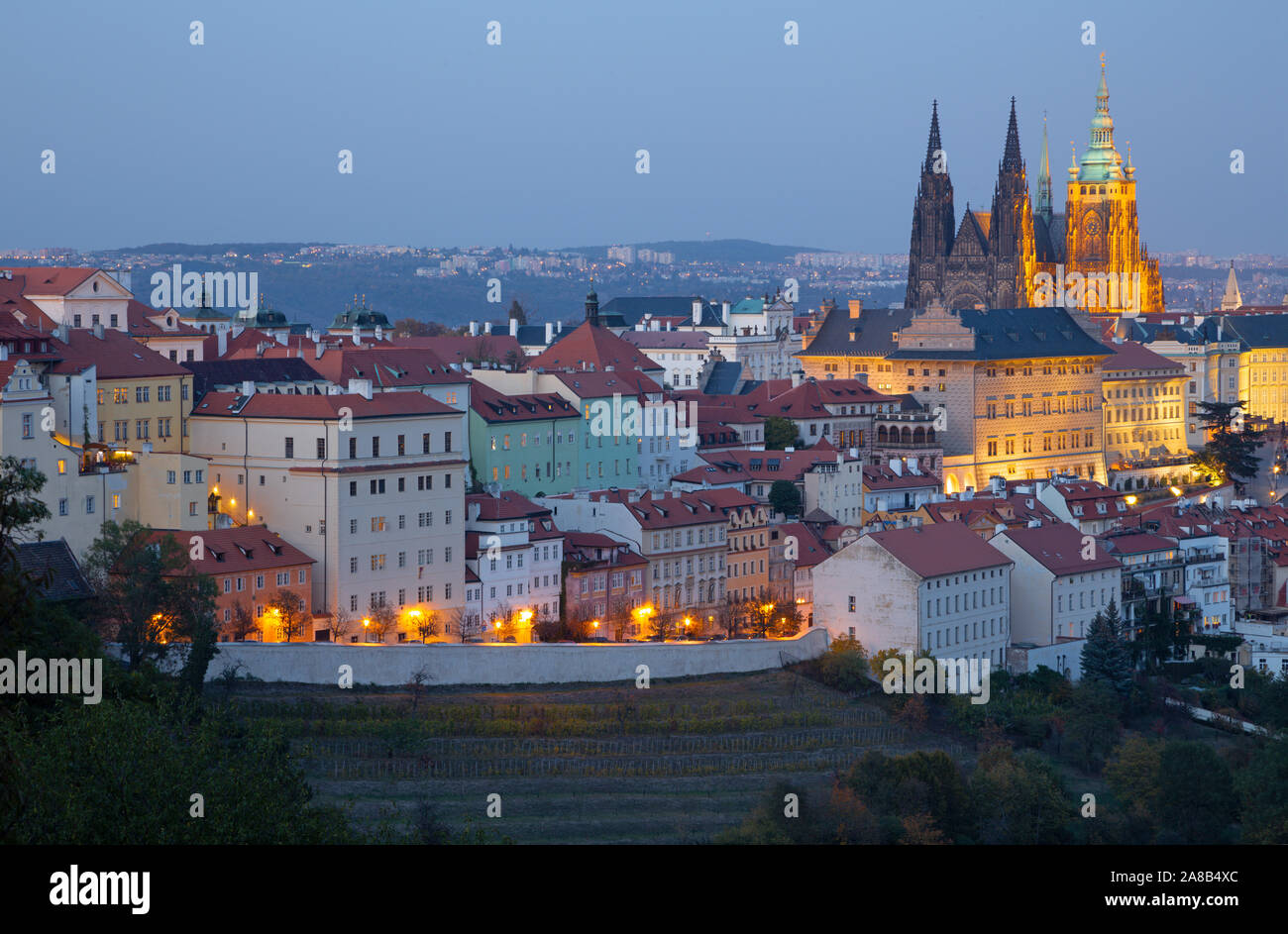 Praga - Il castello, Hradcany e della cattedrale di San Vito al tramonto. Foto Stock