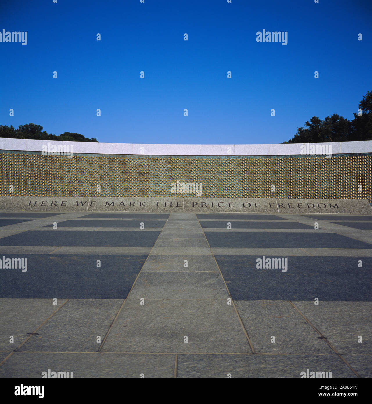 Parete di un memoriale di guerra nazionale, il Memoriale della Seconda Guerra Mondiale, Washington DC, Stati Uniti d'America Foto Stock