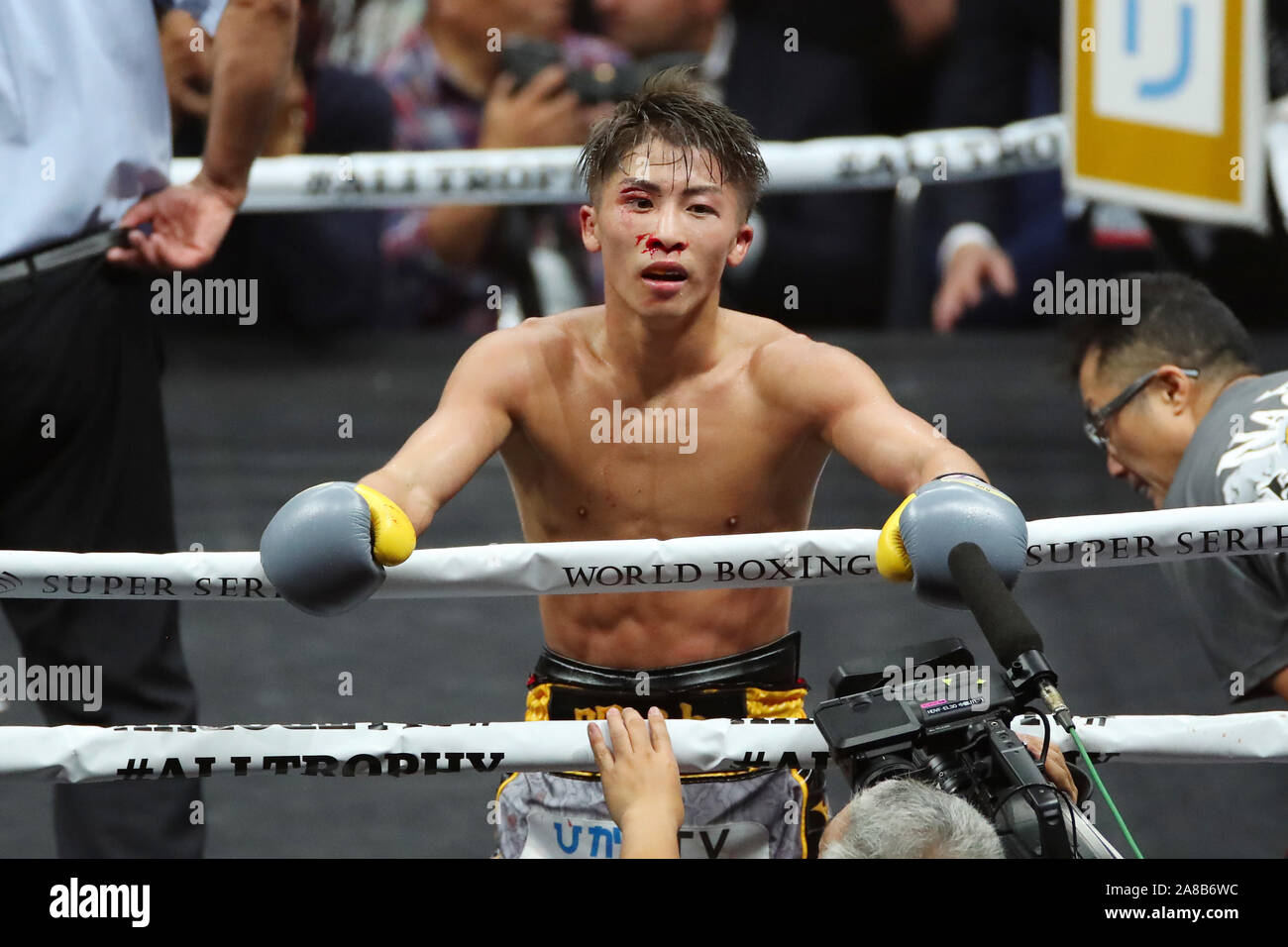Diventare il unified IBF e WBA Peso gallo campione. 7 Nov, 2019. Naoya Inoue (JPN), 7 novembre 2019 - Pugilato : finale del World Boxing Super Serie - Peso gallo torneo, a Saitama Super Arena, Saitama, Giappone. Inoue ha vinto la lotta per diventare il unified IBF e WBA Peso gallo campione. Credito: YUTAKA AFLO/sport/Alamy Live News Foto Stock