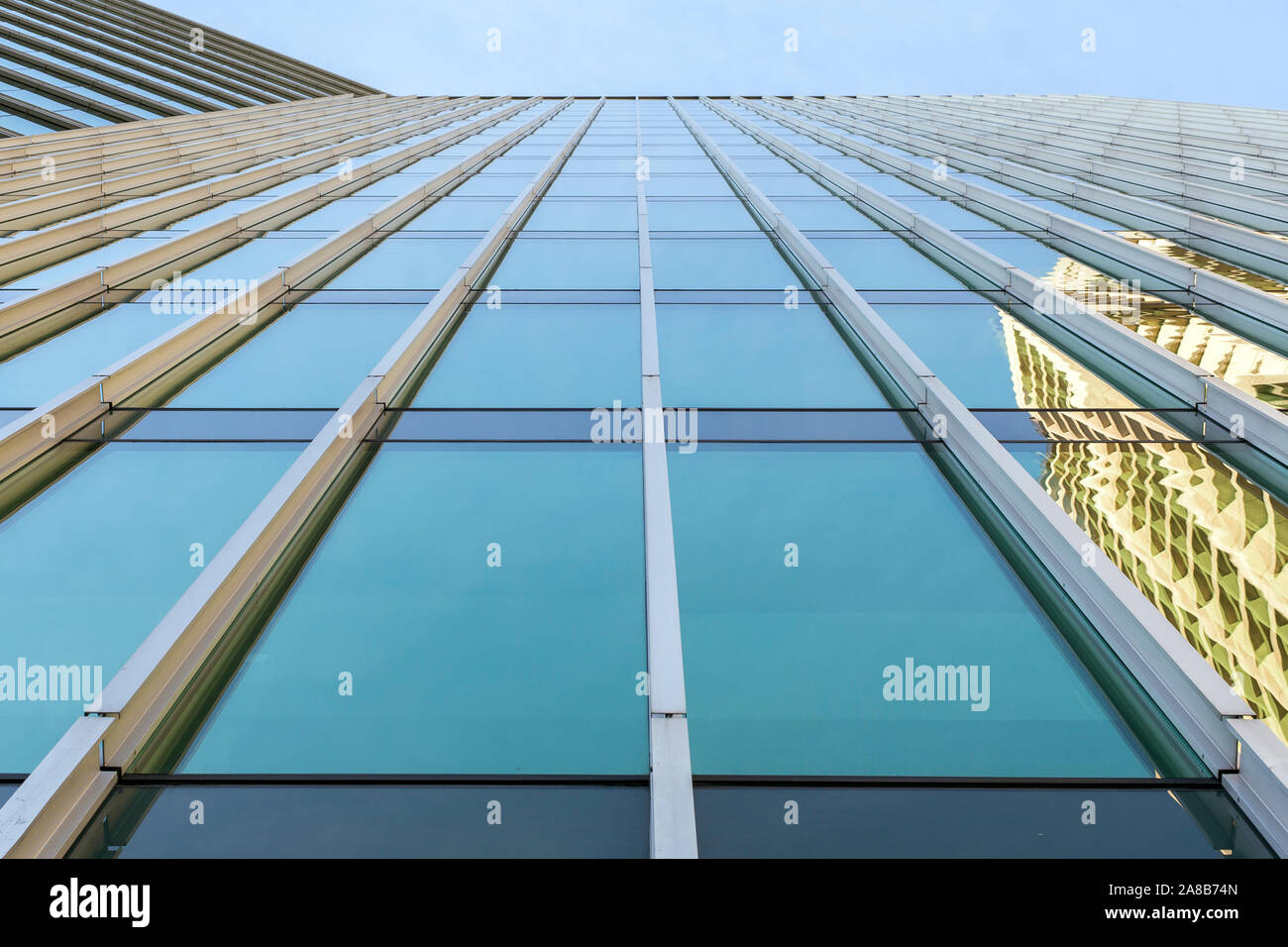 Montanti del cielo della città moderna, portando le linee, forme geometriche, astratta, modelli Foto Stock