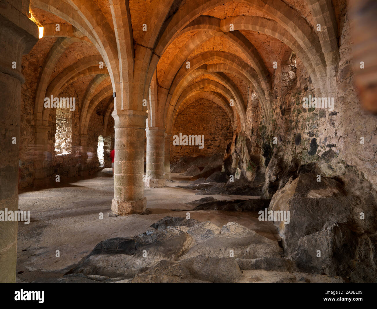 Weathered prigione in un castello, Bonivard del carcere, Chateau de Chillon, sul Lago di Ginevra, Montreux, Vevey, Canton Vaud, Svizzera Foto Stock