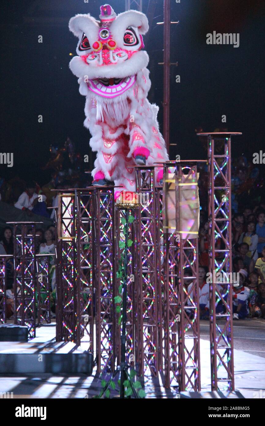 Chinese Lion Dance Festival, Roi Et Thailandia Foto Stock